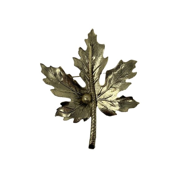 Maple Leaf Brooch Goldtone Textured Pin‎ Tree Outdoors Vintage Pin - Picture 1 of 5